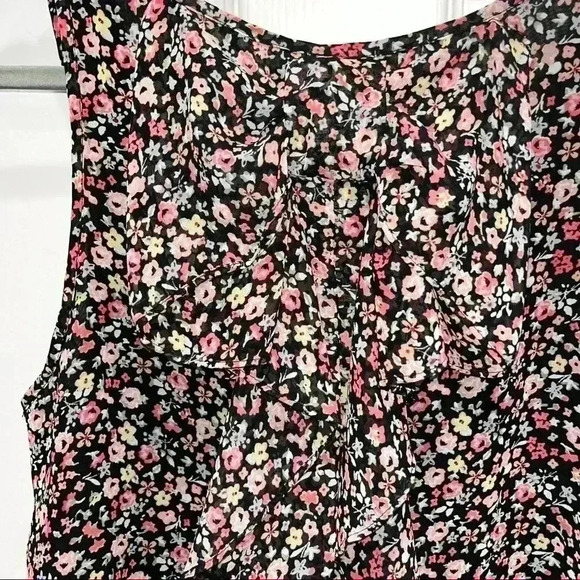 Lauren Conrad floral polyester floral sleeveless tank blouse lined with bow back - Picture 7 of 10